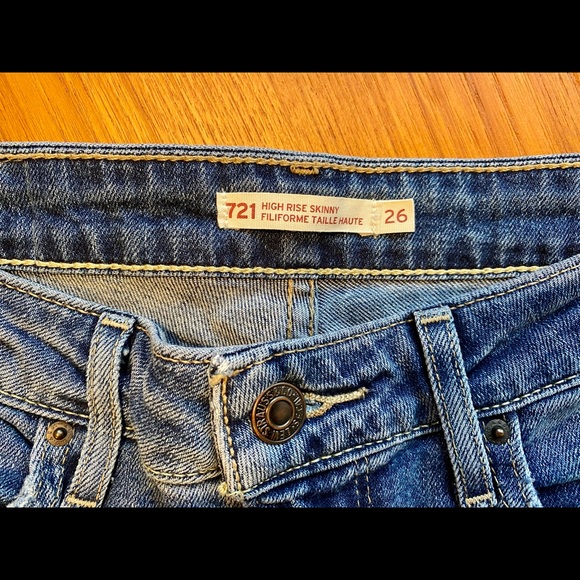 Levi’s 721 High Rise Skinny Jeans - Picture 3 of 5